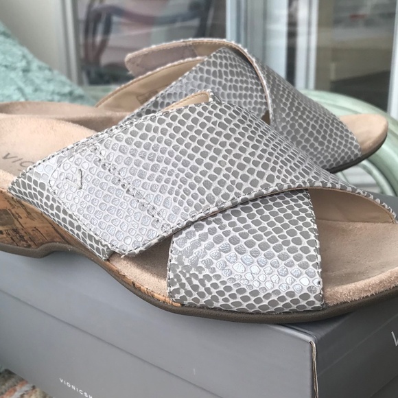 Vionic Cork Wedge 2” Heel Sandals Lizard Gray Size 8 - Picture 7 of 10
